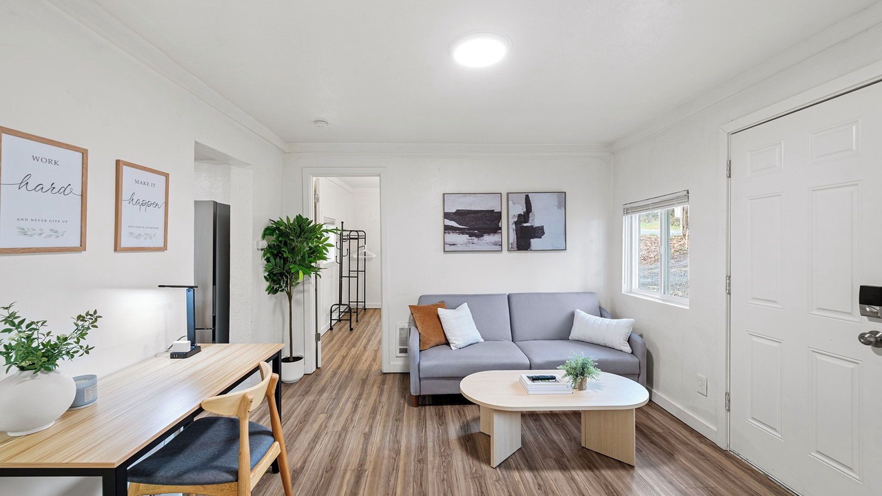 Photo of Livingroom in West Hills