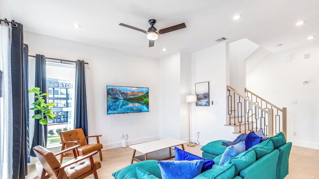 Photo of Livingroom in East Downtown Houston