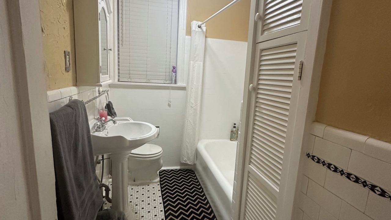 Photo of Bathroom in Fan District