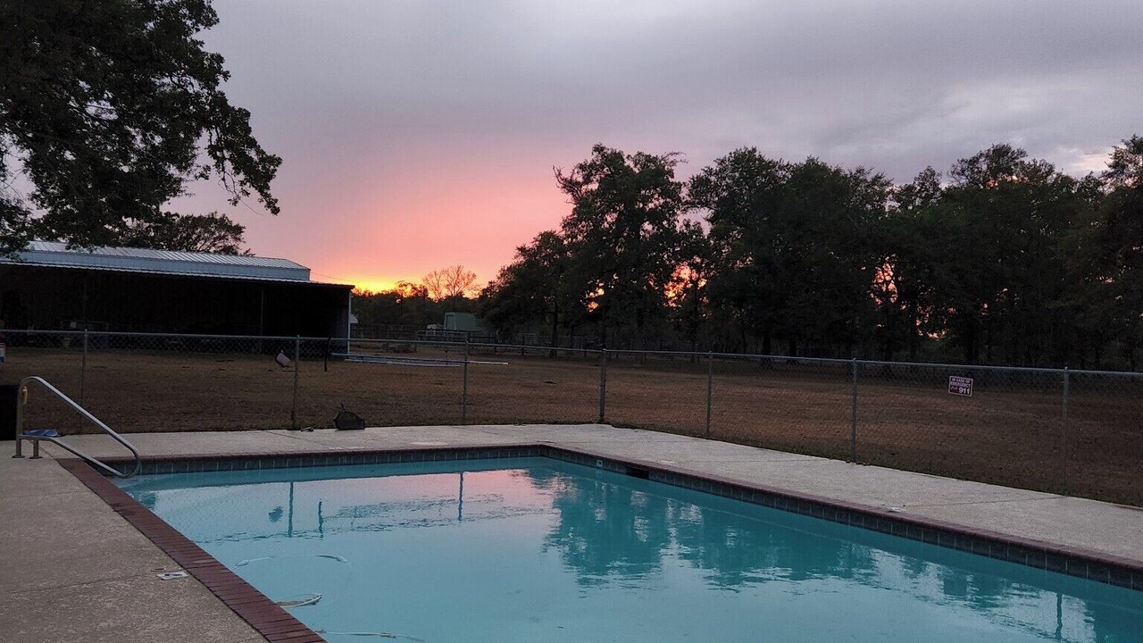 Photo of Outdoor in Hempstead