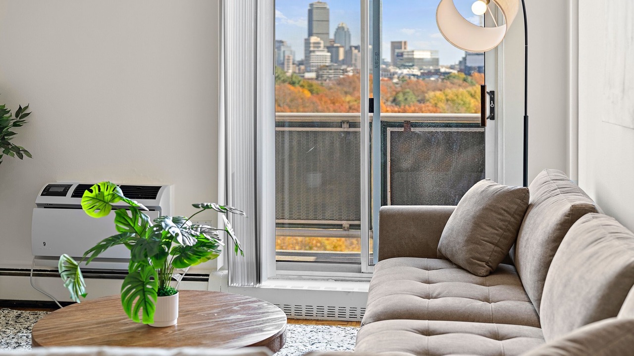 Photo of Livingroom in North Brookline