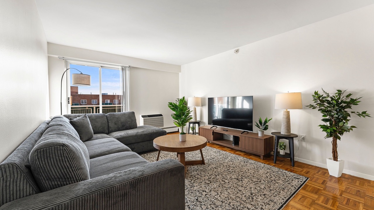 Photo of Livingroom in North Brookline