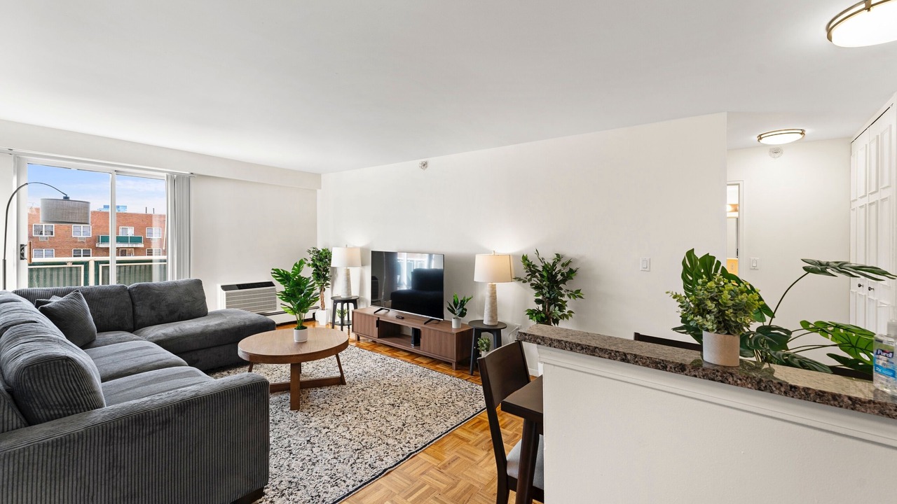 Photo of Livingroom in North Brookline