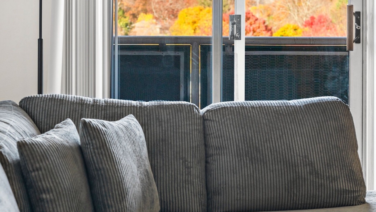 Photo of Livingroom in North Brookline