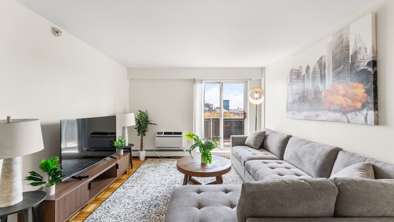 Photo of Livingroom in Longwood