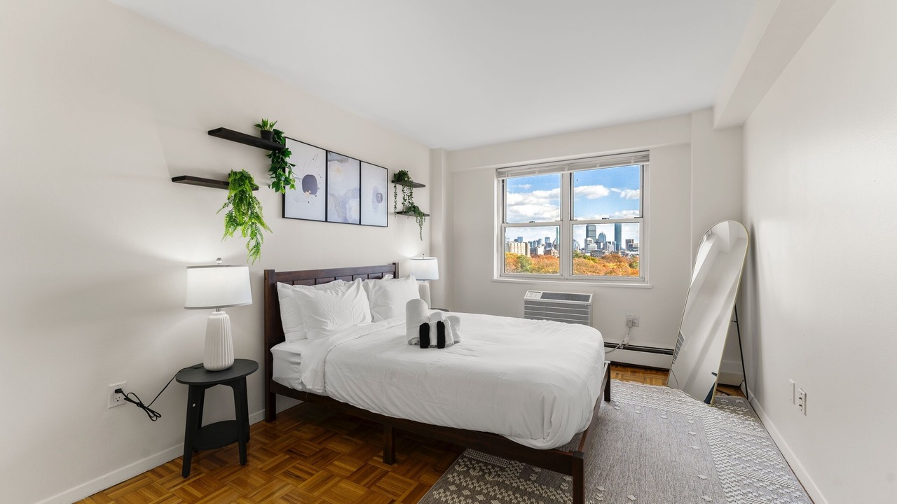 Photo of Bedroom in Longwood