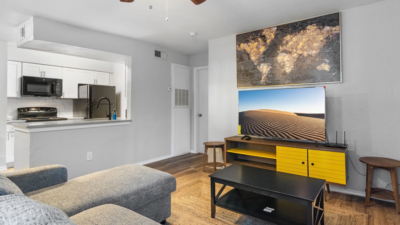 Photo of Livingroom in University Hills and Windsor Park