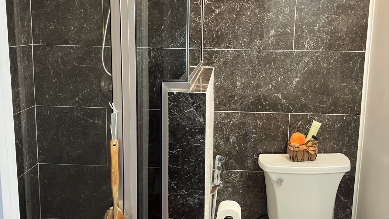 Photo of Bathroom in Kenner - Louis Armstrong International Airport