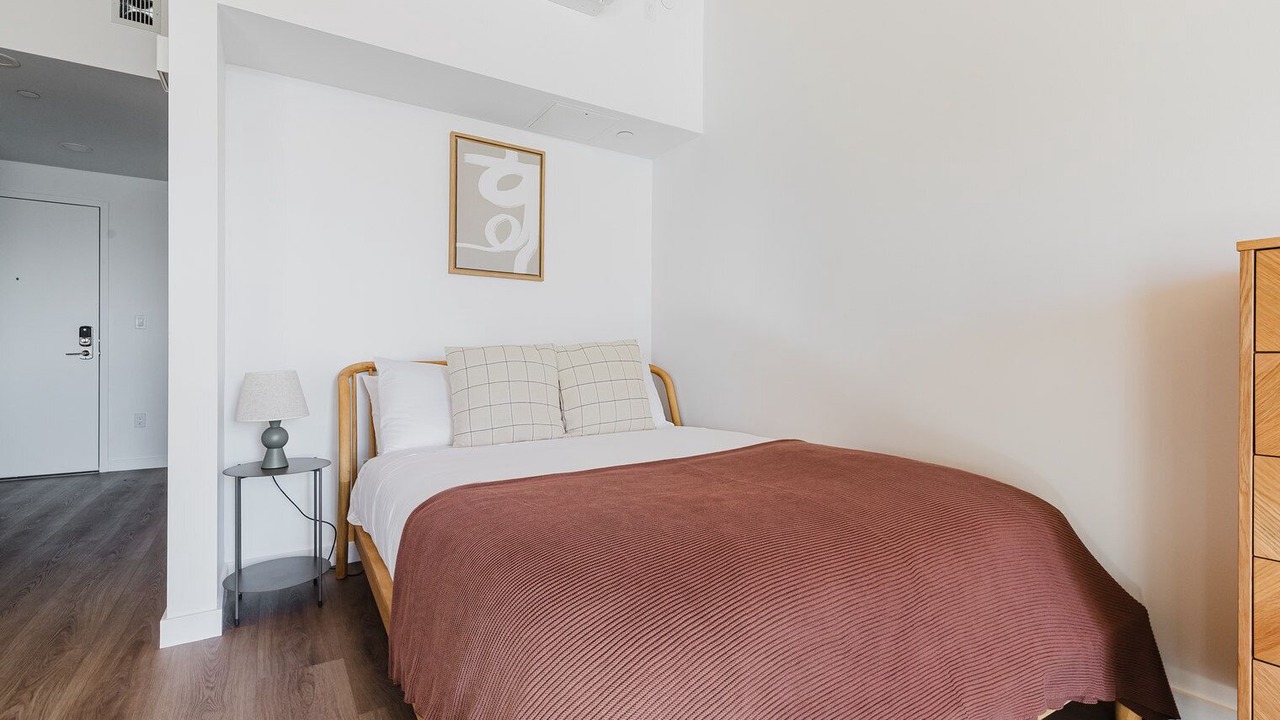 Photo of Bedroom in East Somerville