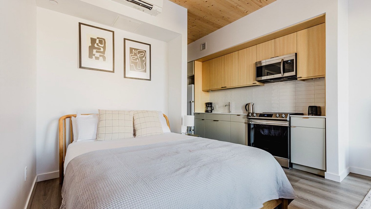 Photo of Bedroom in East Somerville