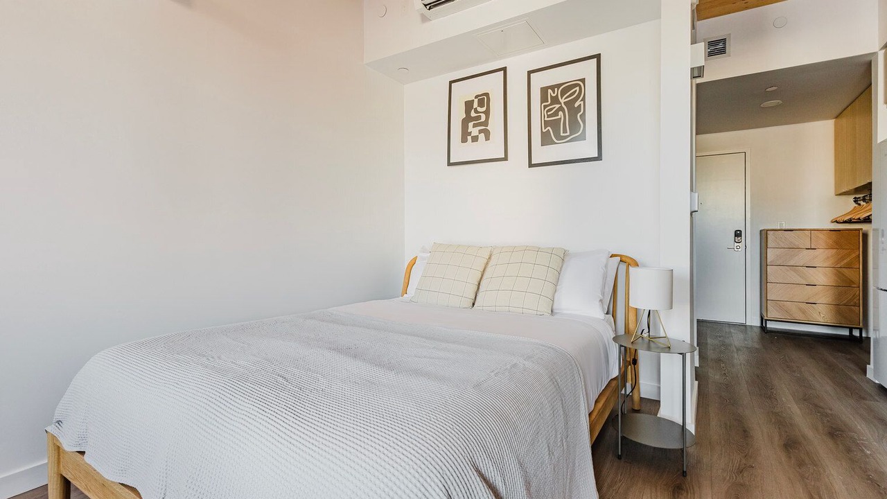Photo of Bedroom in East Somerville