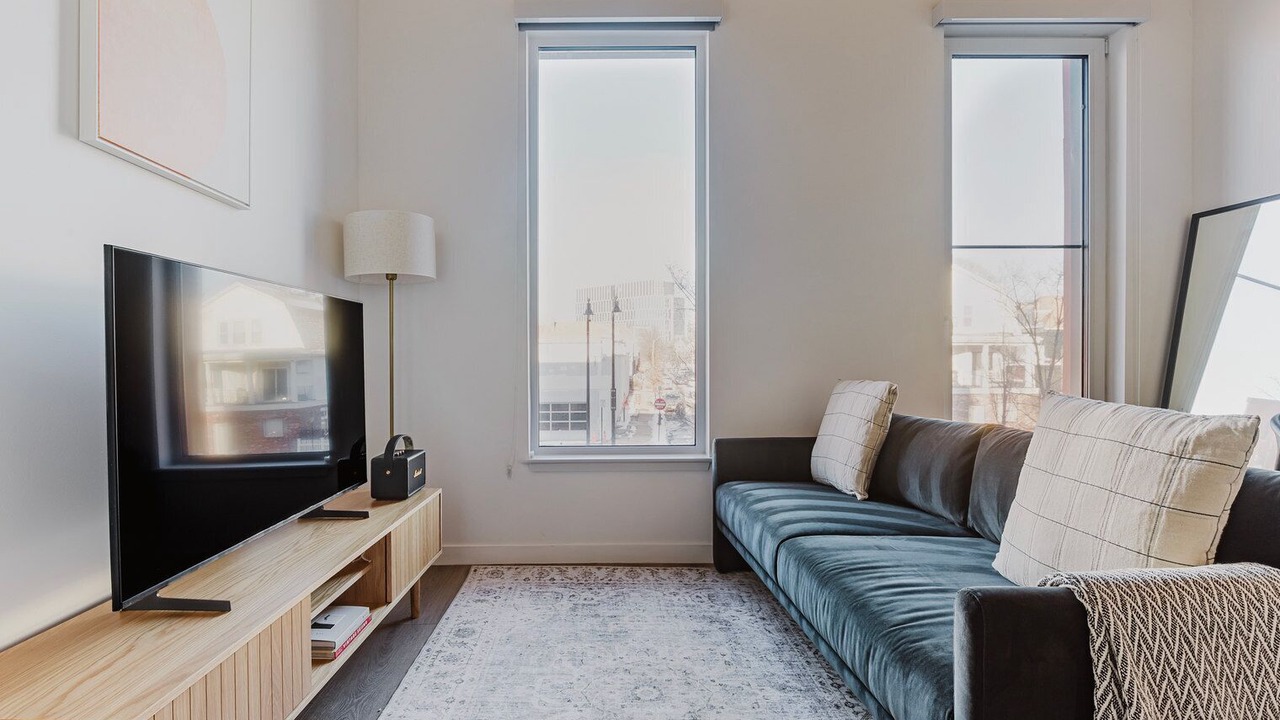 Photo of Livingroom in East Somerville