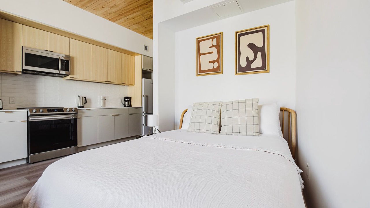 Photo of Bedroom in East Somerville