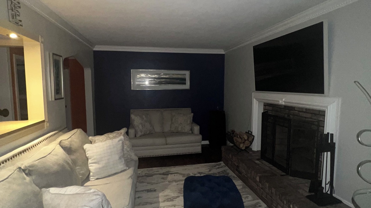 Photo of Livingroom in Alden Manor