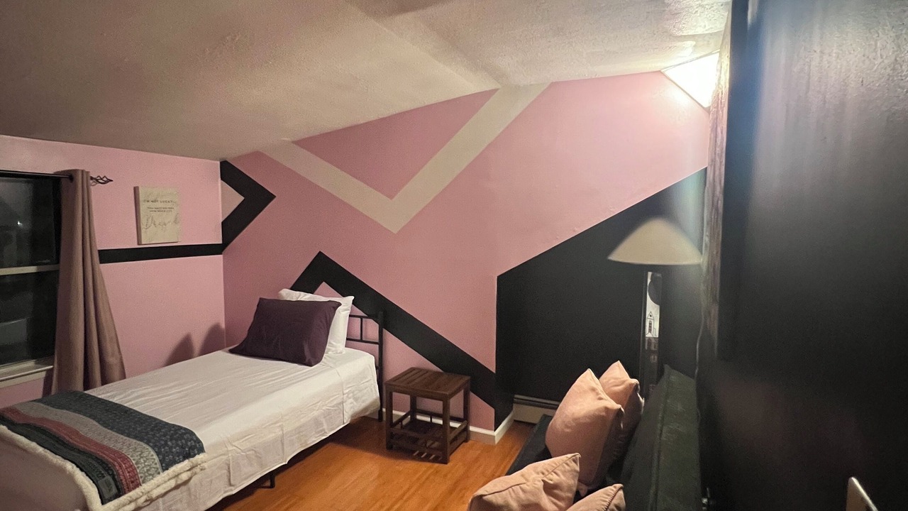 Photo of Bedroom in Alden Manor