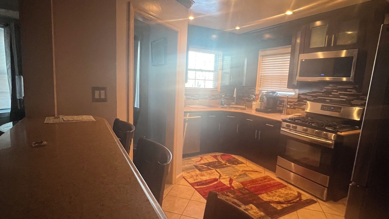 Photo of Kitchen in Alden Manor