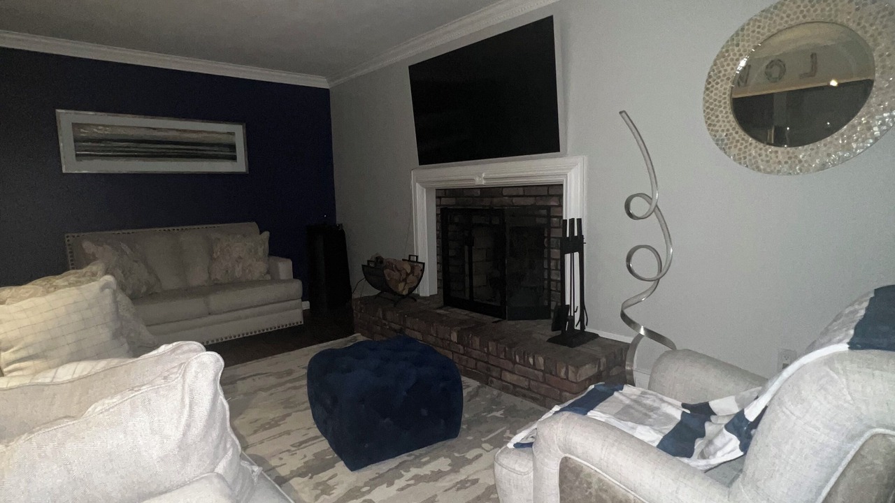 Photo of Livingroom in Alden Manor