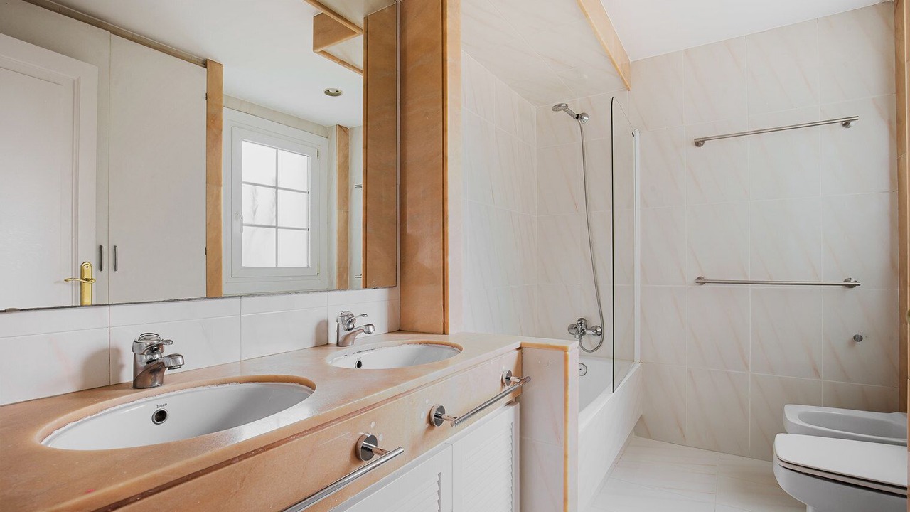 Photo of Bathroom in Sarria
