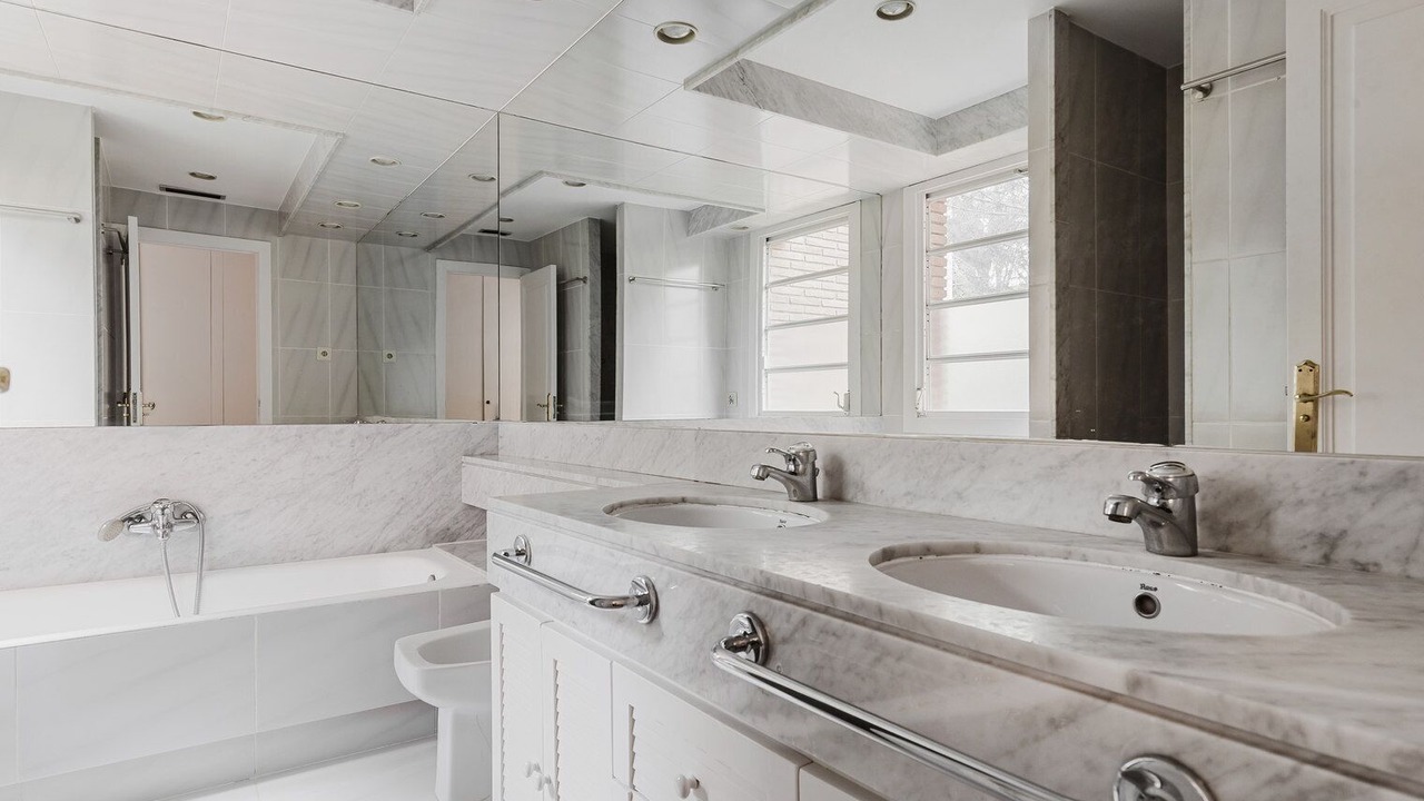 Photo of Bathroom in Sarria