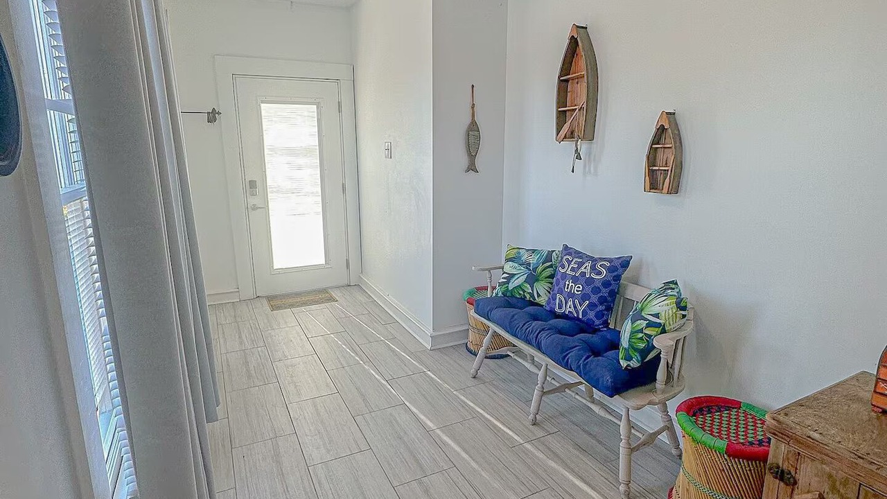 Photo of Livingroom in Long Beach
