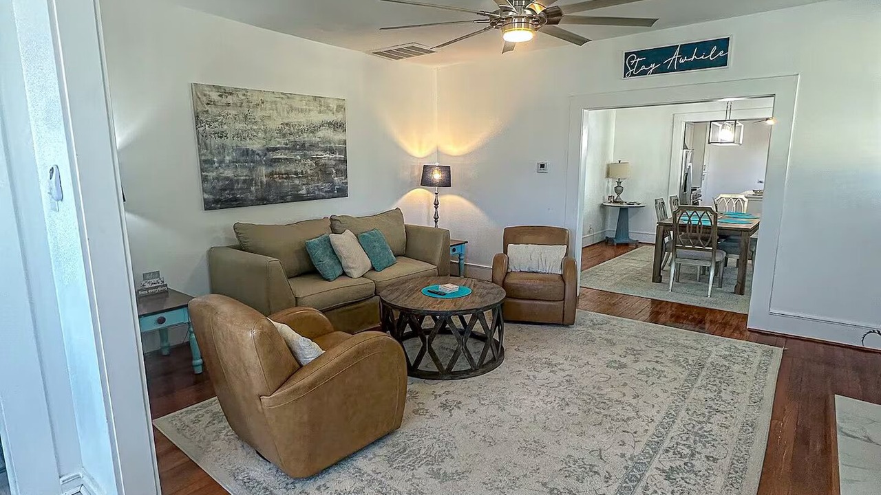 Photo of Livingroom in Long Beach