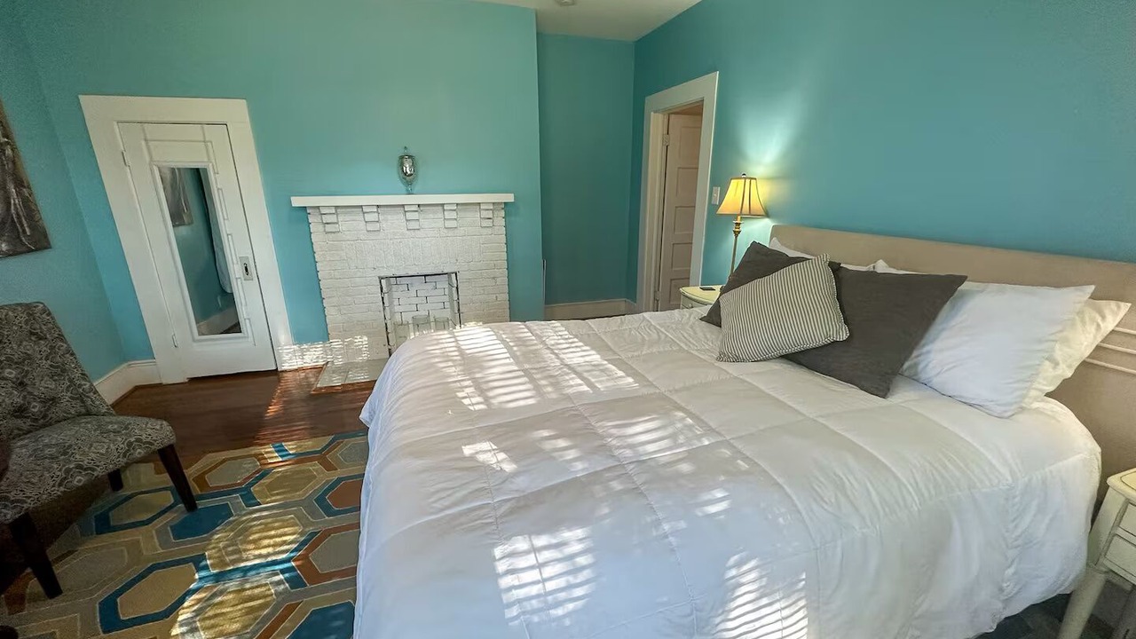 Photo of Bedroom in Long Beach