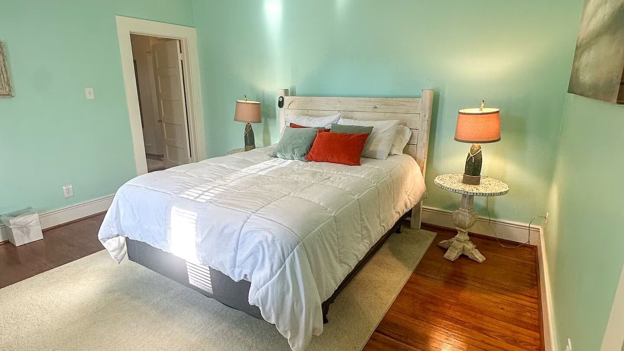 Photo of Bedroom in Long Beach