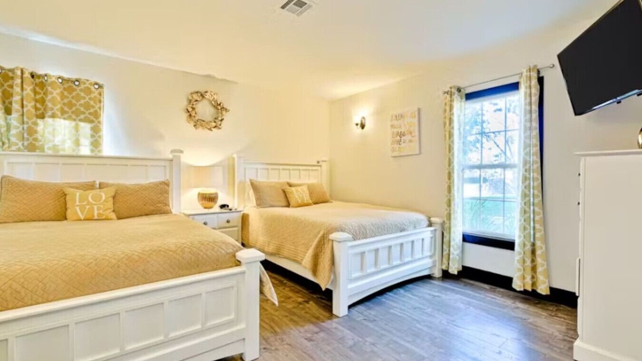 Photo of Bedroom in Anaheim Colony Historic District