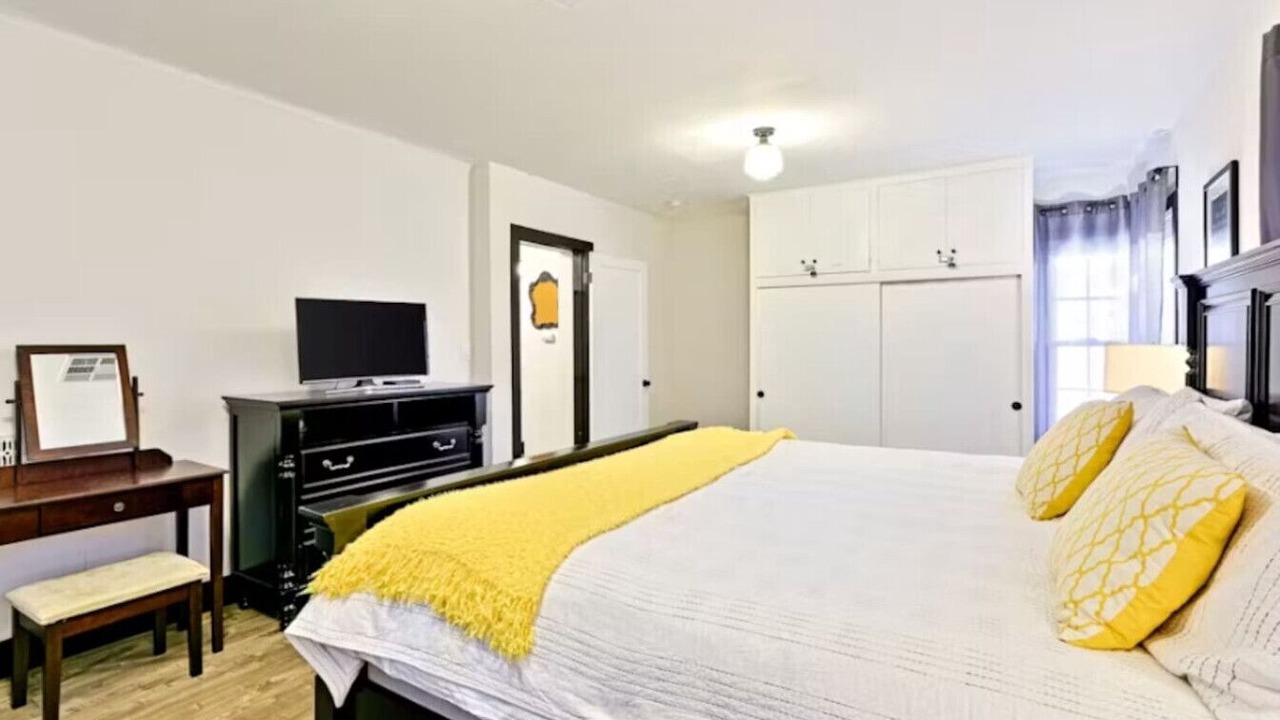 Photo of Bedroom in Anaheim Colony Historic District