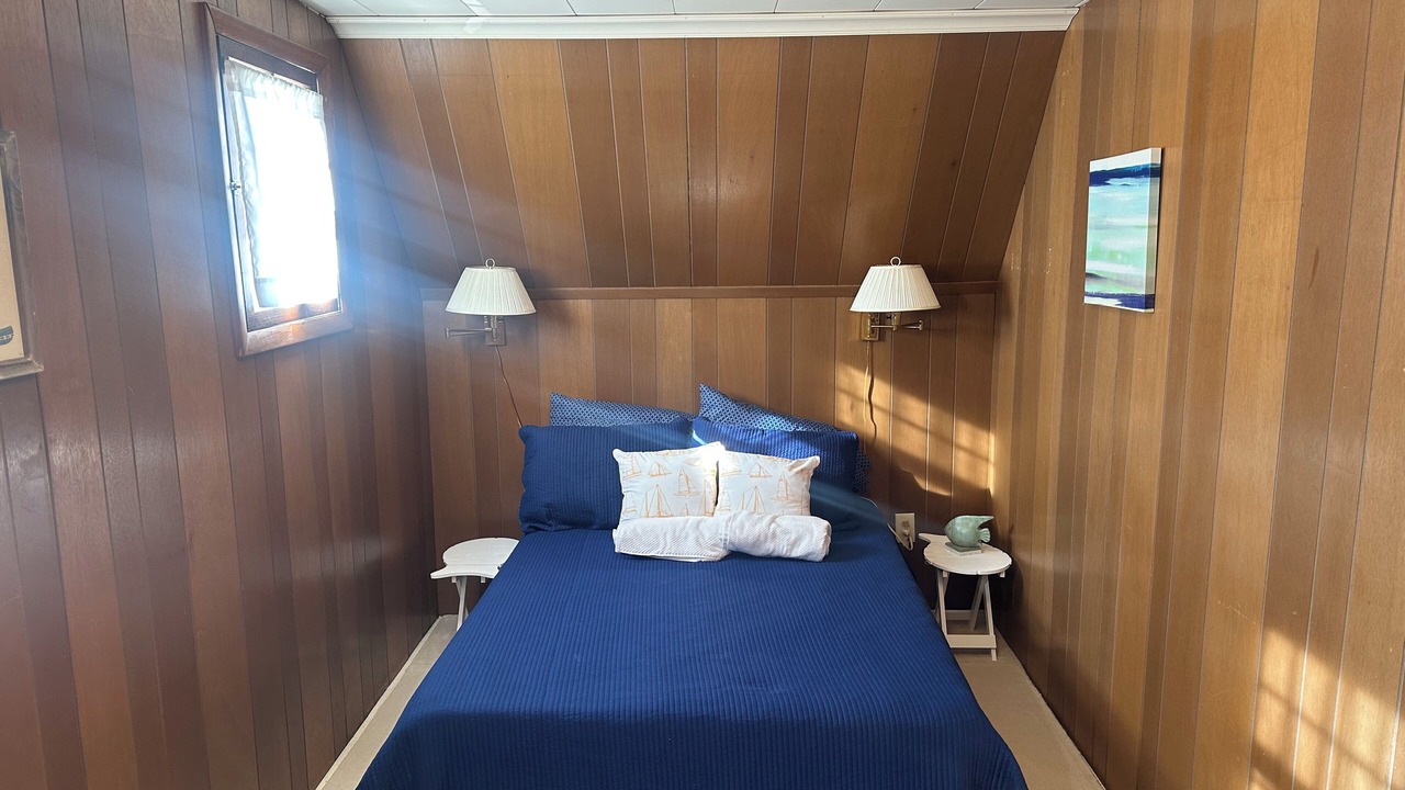 Photo of Bedroom in Bath