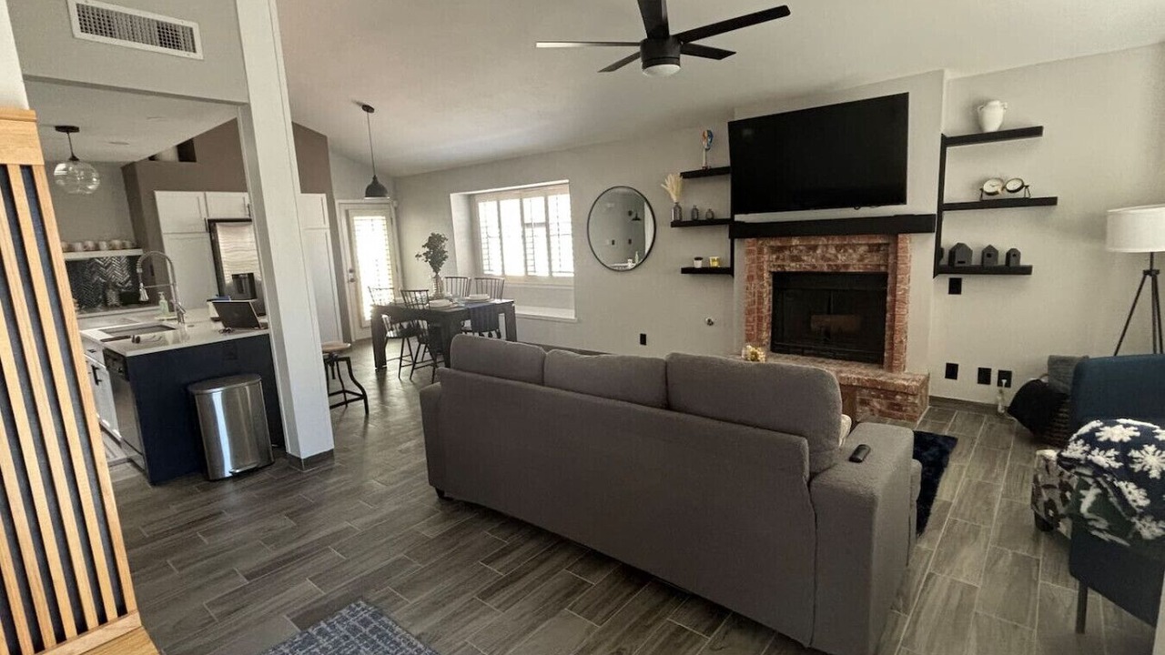Photo of Livingroom in Biggs Field