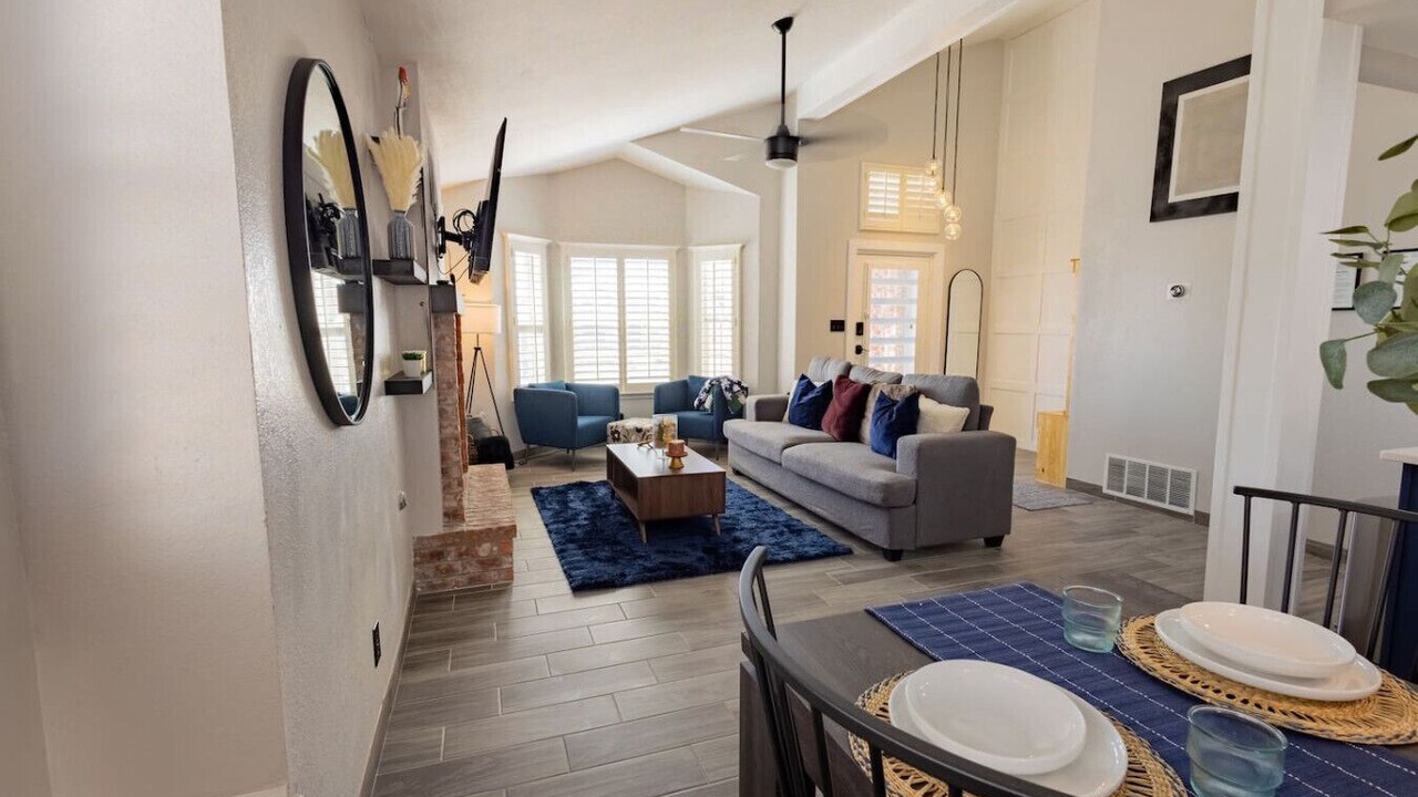 Photo of Livingroom in Biggs Field