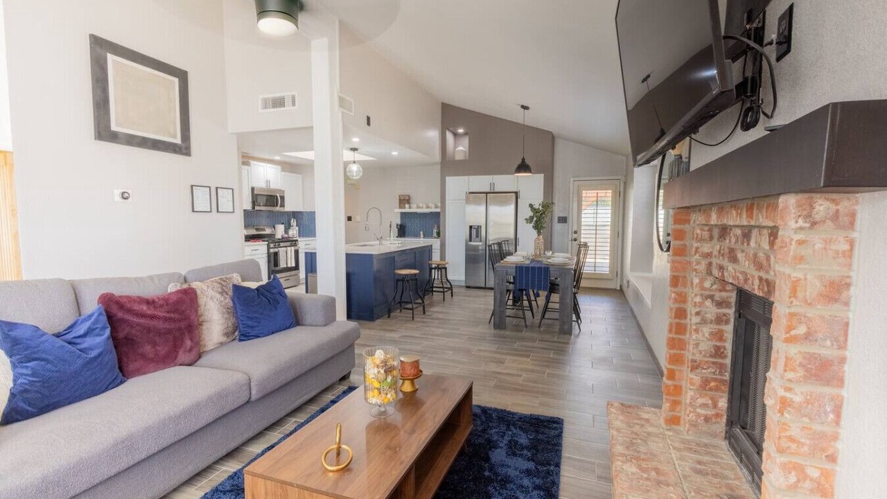 Photo of Livingroom in Biggs Field