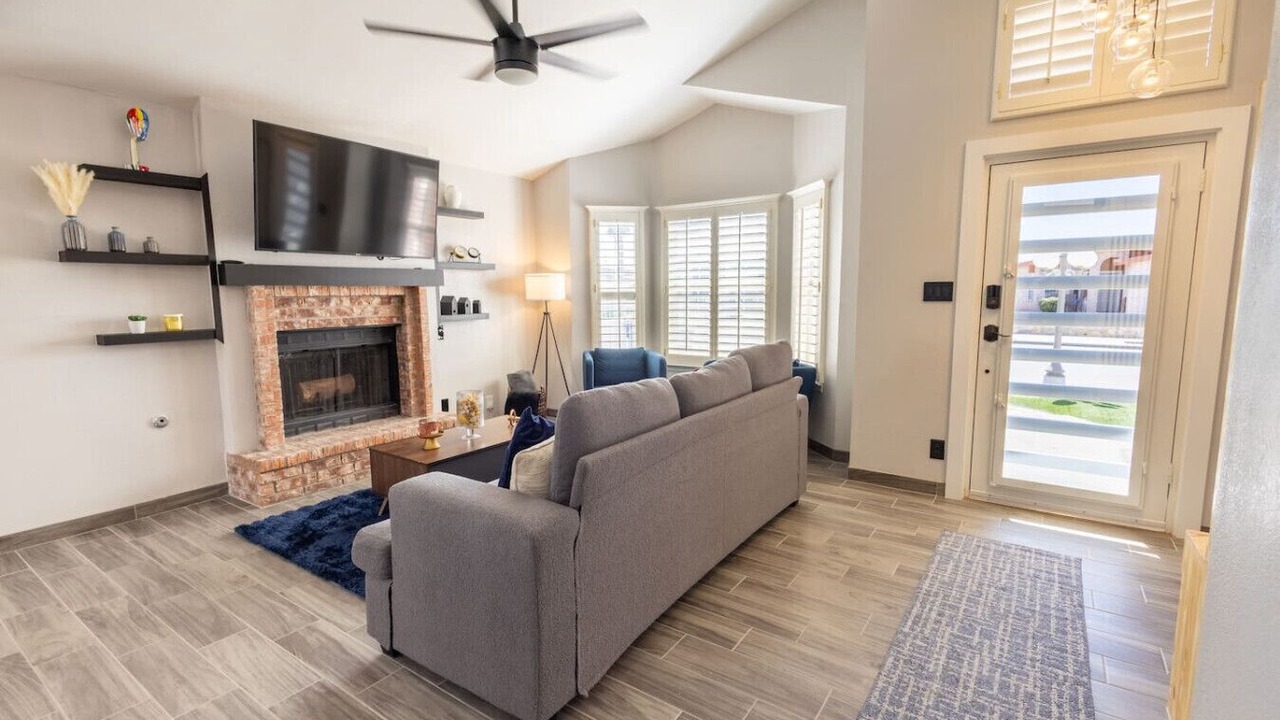 Photo of Livingroom in Biggs Field