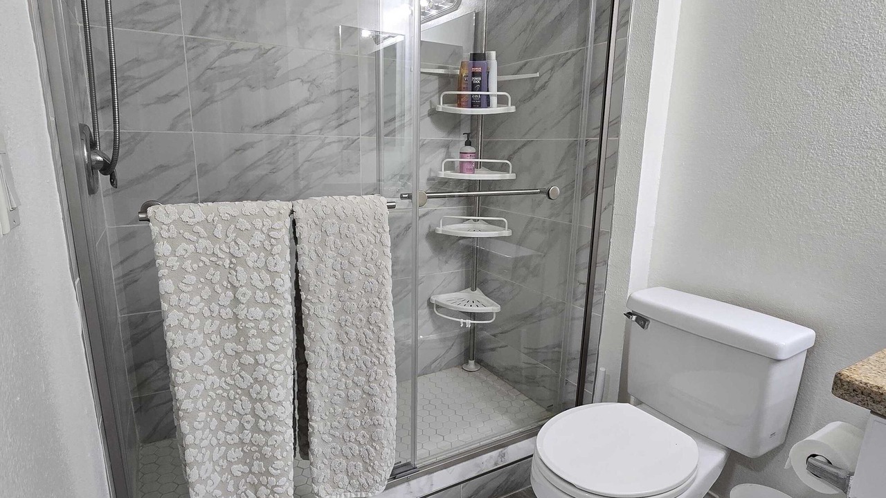 Photo of Bathroom in Warner Center