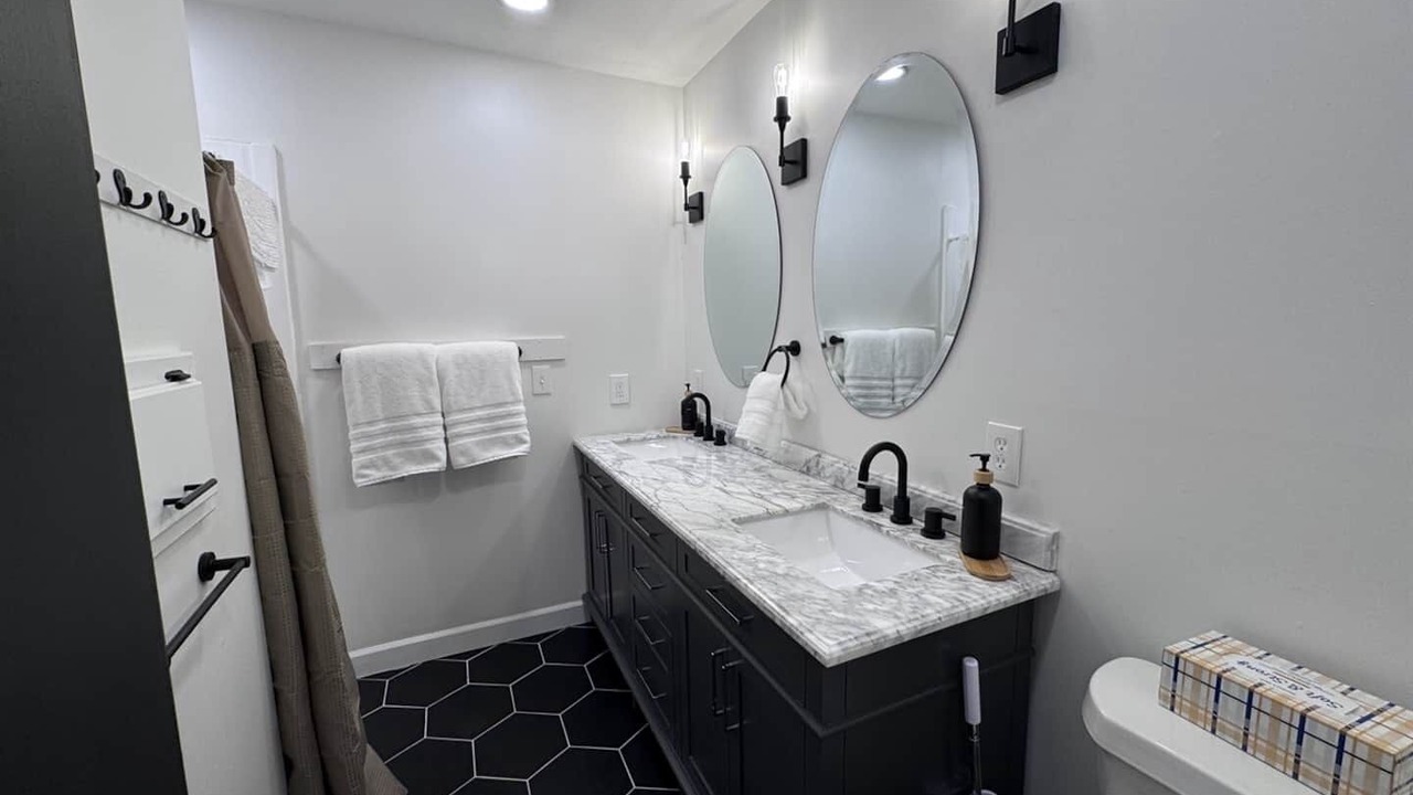 Photo of Bathroom in Maize