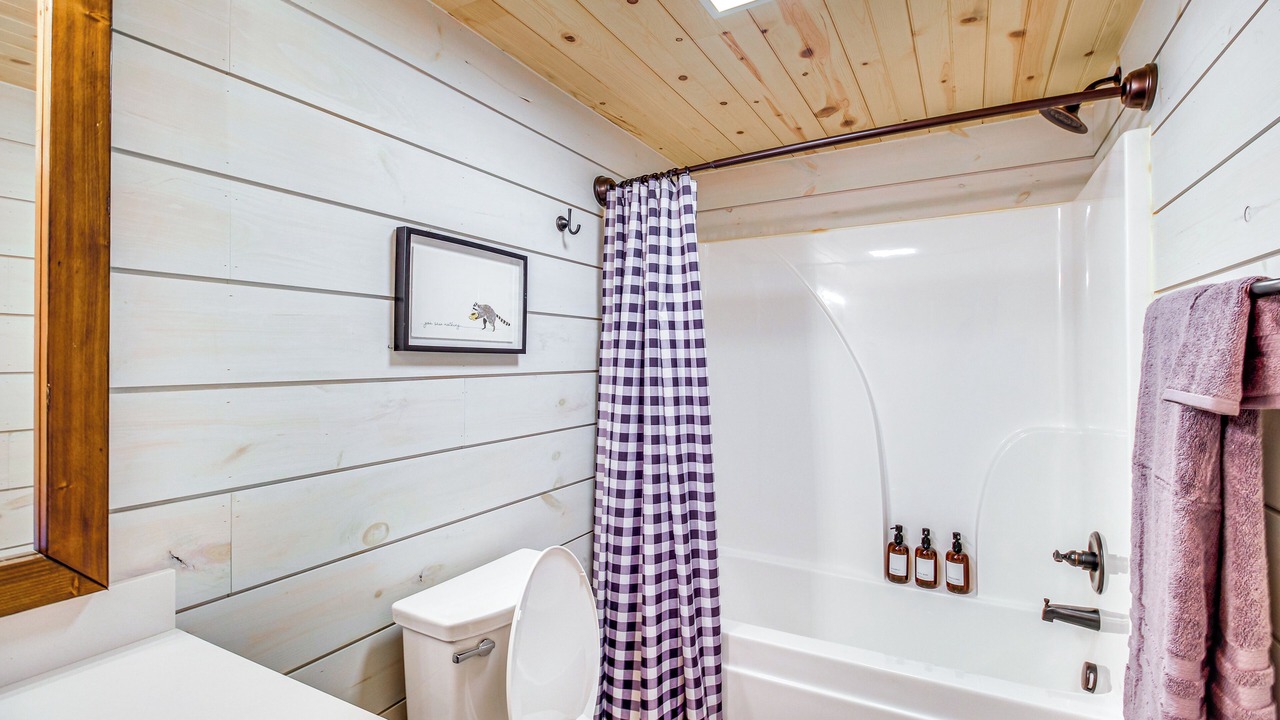 Photo of Bathroom in Eagle Mountain