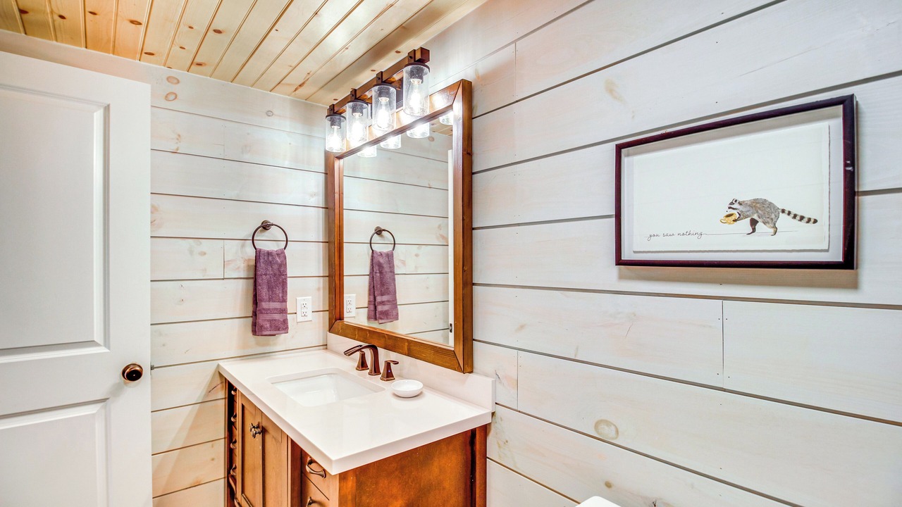 Photo of Bathroom in Eagle Mountain