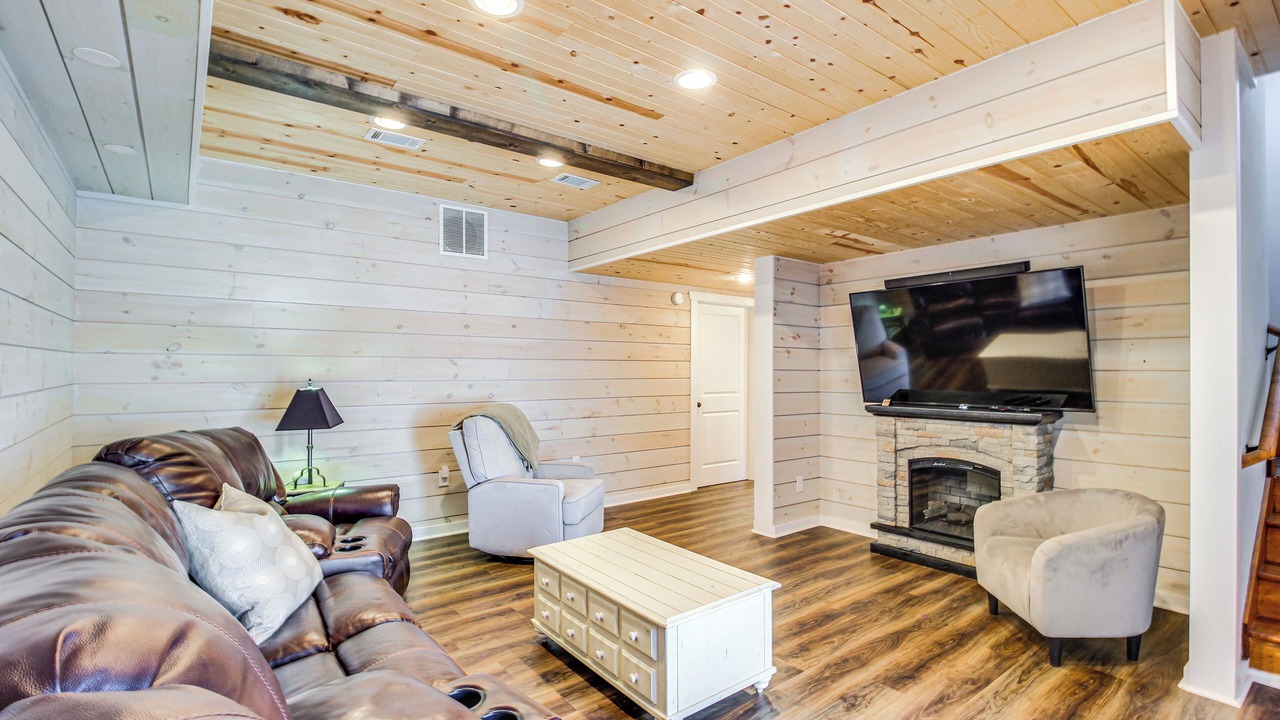 Photo of Livingroom in Eagle Mountain