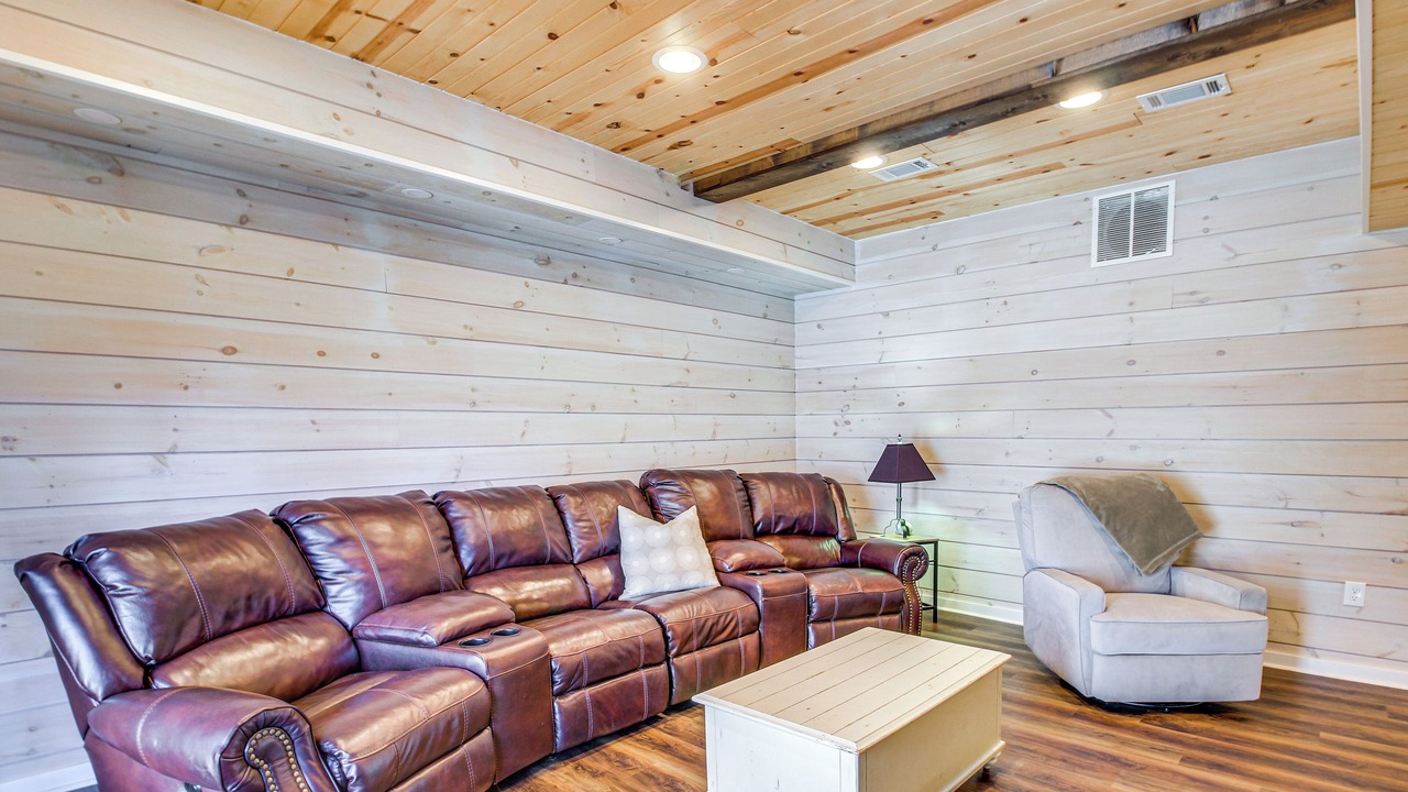 Photo of Livingroom in Eagle Mountain