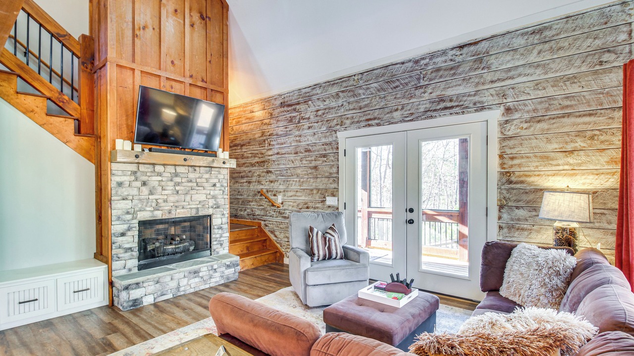 Photo of Livingroom in Eagle Mountain
