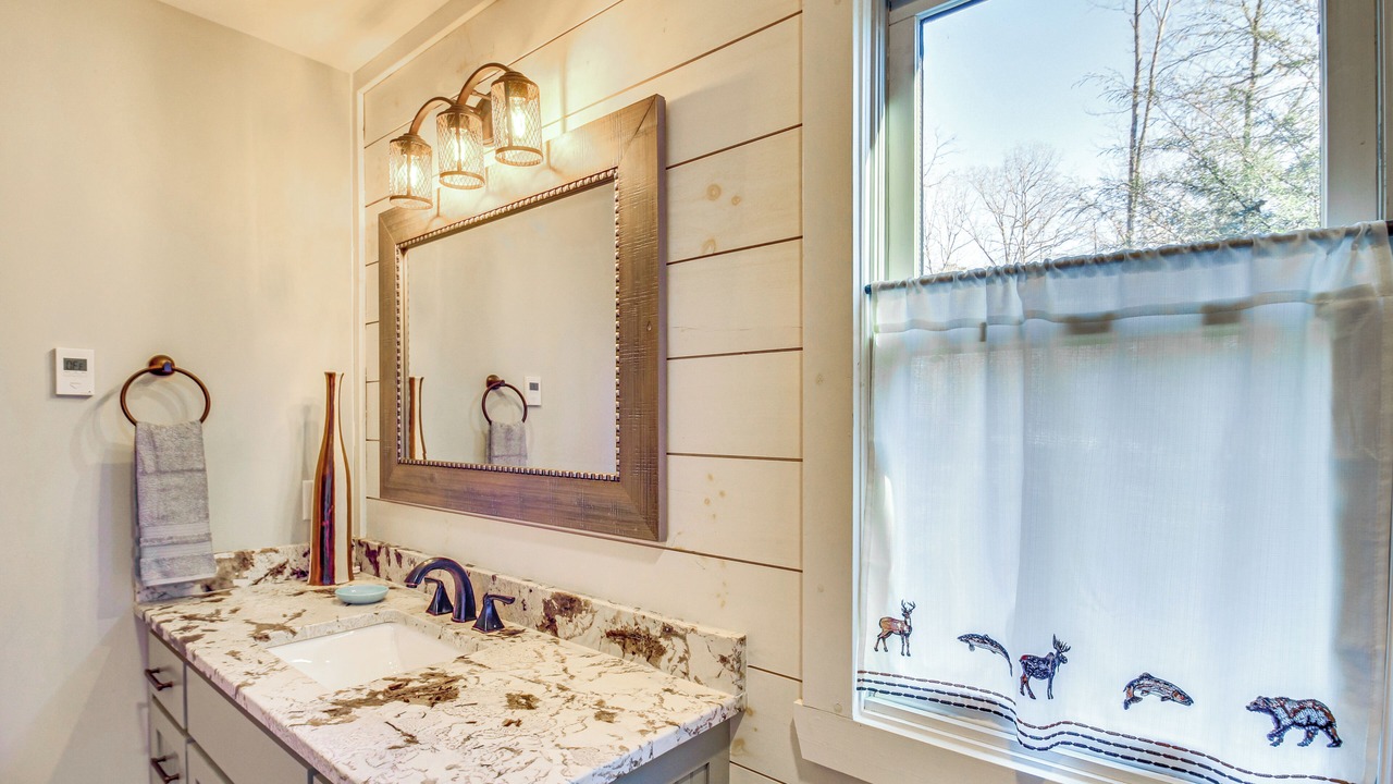 Photo of Bathroom in Eagle Mountain