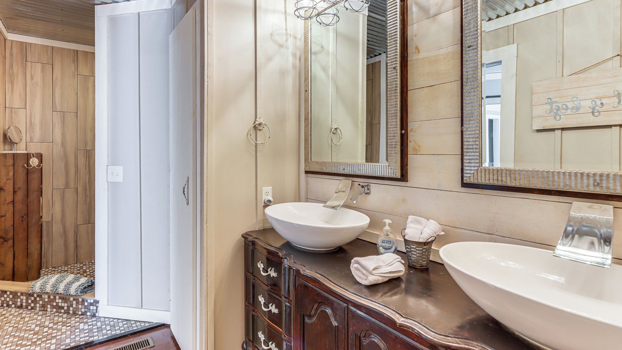 Photo of Bathroom in Chatsworth