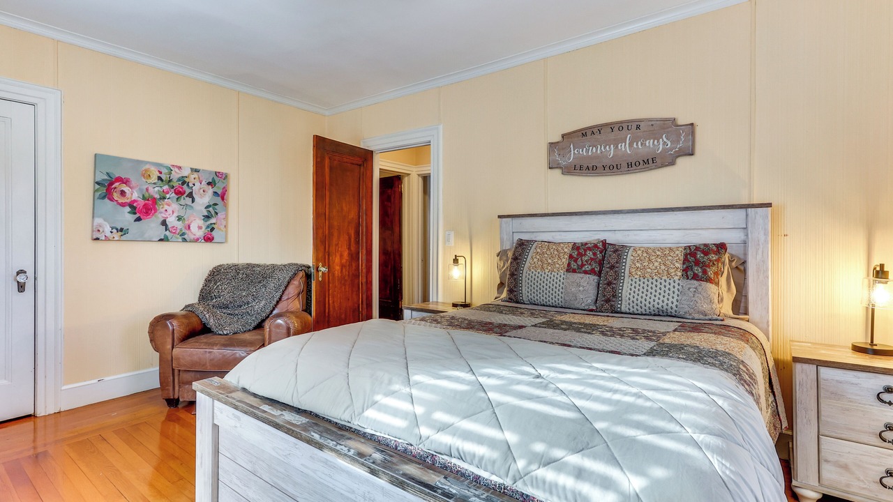 Photo of Others in West New Haven