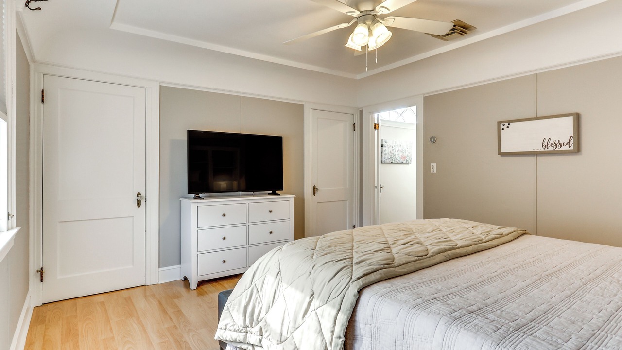 Photo of Bedroom in West New Haven