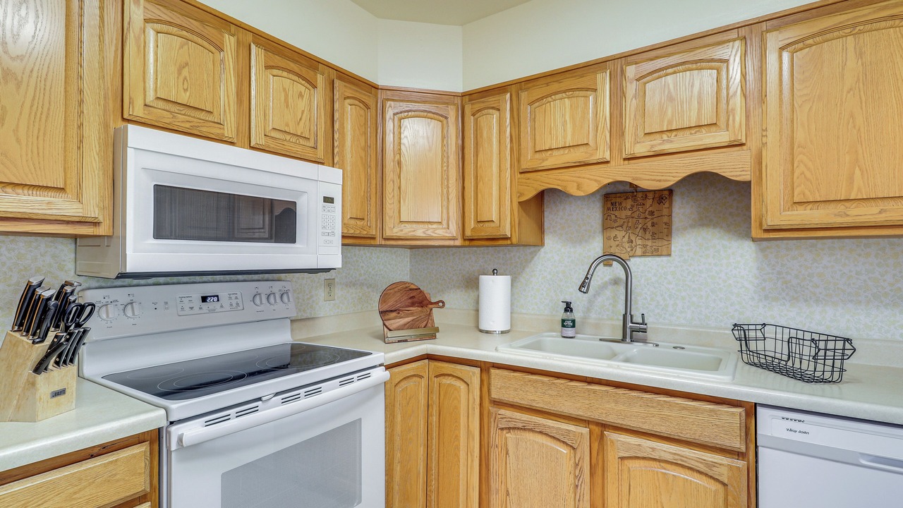Photo of Kitchen in Sandia Ridge