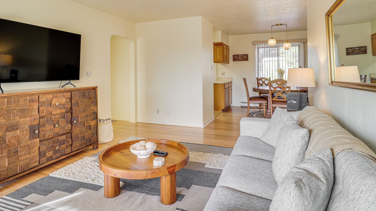 Photo of Livingroom in Sandia Ridge