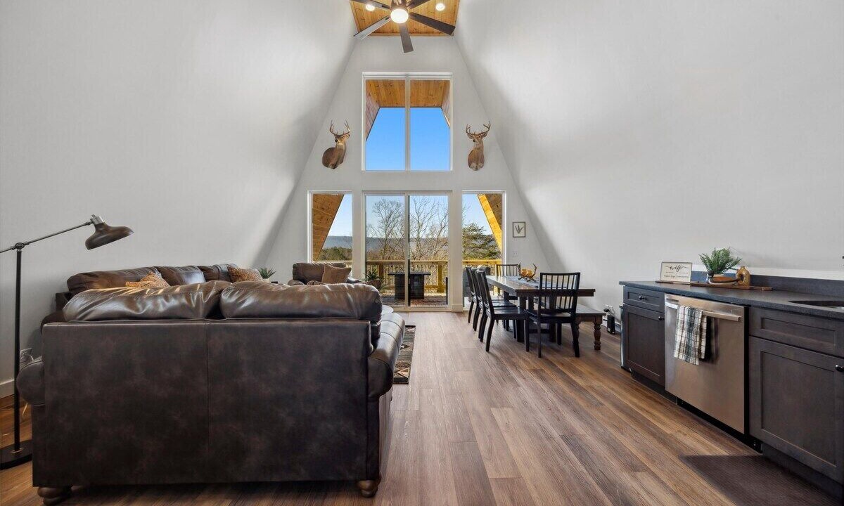 Photo of Livingroom in Chattanooga Valley