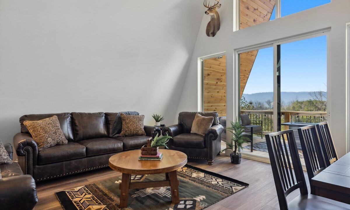 Photo of Livingroom in Chattanooga Valley