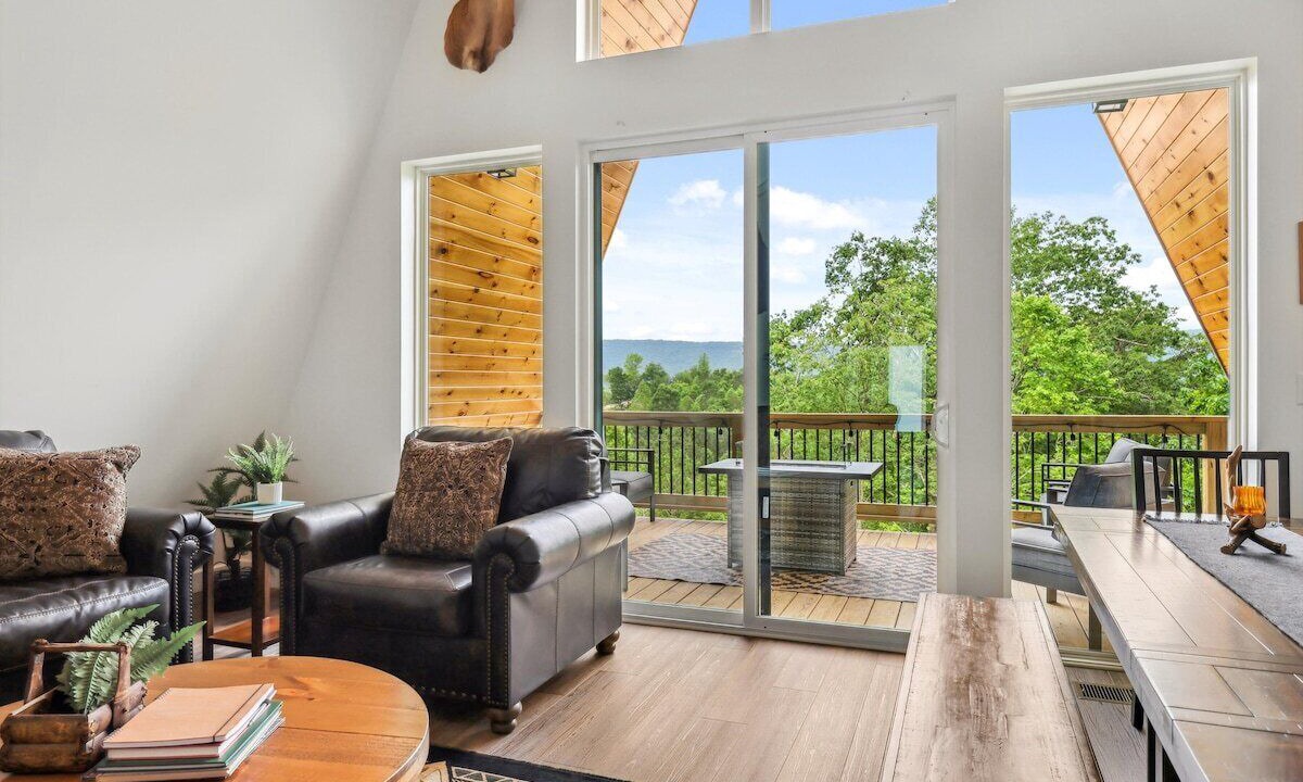 Photo of Livingroom in Chattanooga Valley